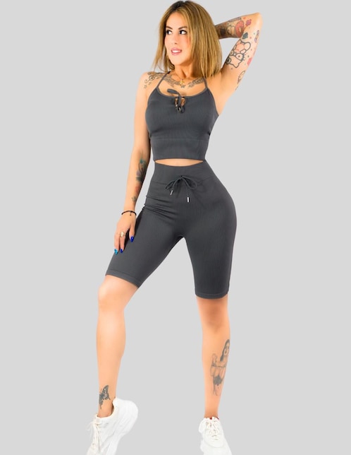 Conjunto deportivo horts para mujer