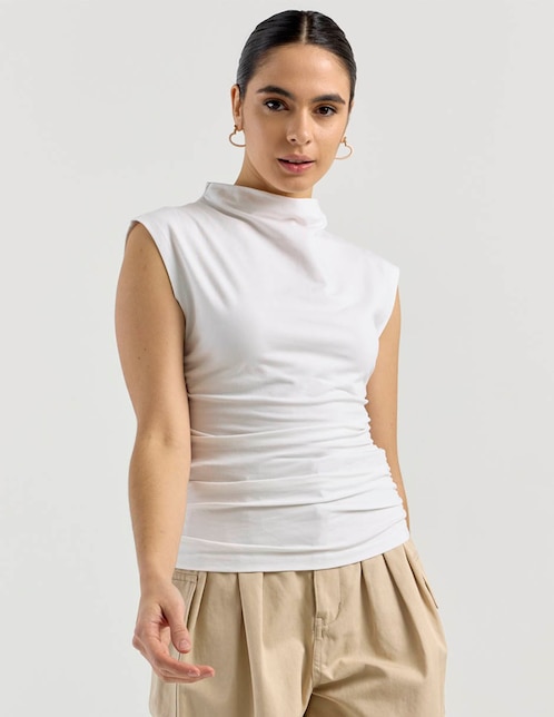 Playera cuello alto para mujer 1