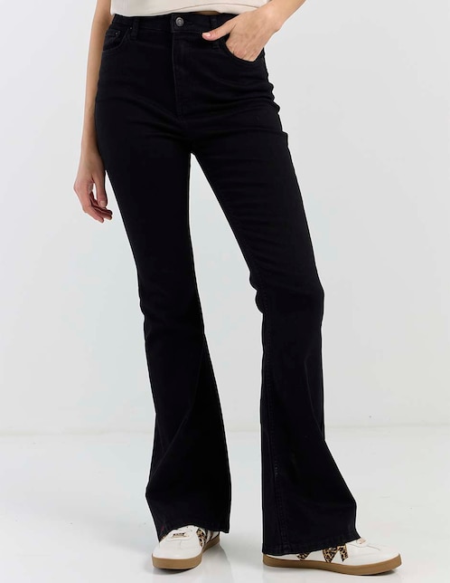Jeans acampanado para mujer 1