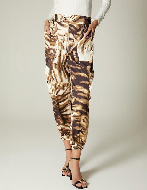 Pantalón cargo Studio F relajado para mujer
