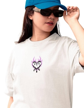 Playera manga corta Juana Gallo Burn Love Oversize cuello redondo para mujer