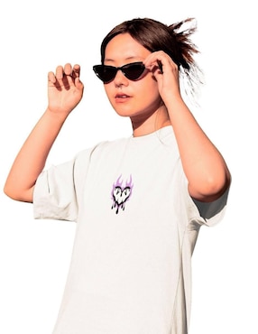 Playera manga corta Juana Gallo Burn Love Oversize cuello redondo para mujer