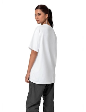 Playera manga corta Juana Gallo Chale Oversize cuello redondo para mujer