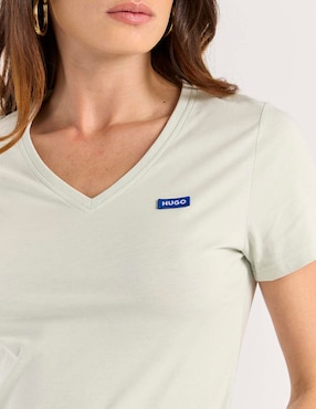 Playera manga corta Hugo Blue cuello V para mujer