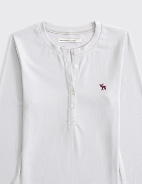 Top Abercrombie & Fitch cuello henley escote regular