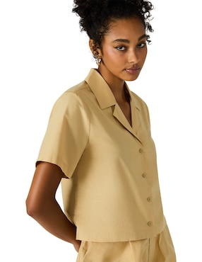 Top Steve Madden cuello camisero escote v