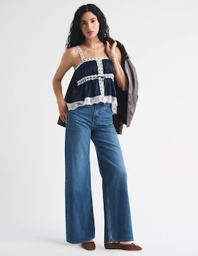 Top Abercrombie & Fitch escote cuadrado tirante delgado