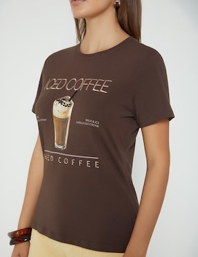 Playera manga corta Studio F Ice Coffee Mood cuello redondo para mujer