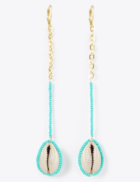 Aretes largos de concha Renatta&Go con acabado mate