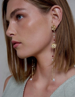 Aretes largos Renatta&Go con acabado brillante