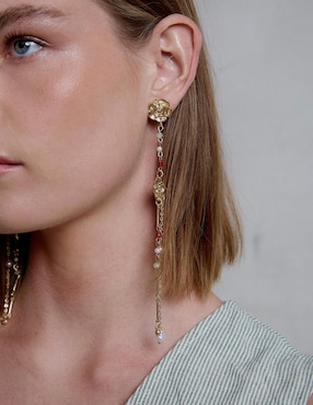 Aretes largos Renatta&Go con acabado brillante