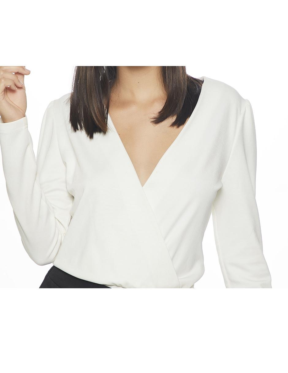 blusas blancas cuello v