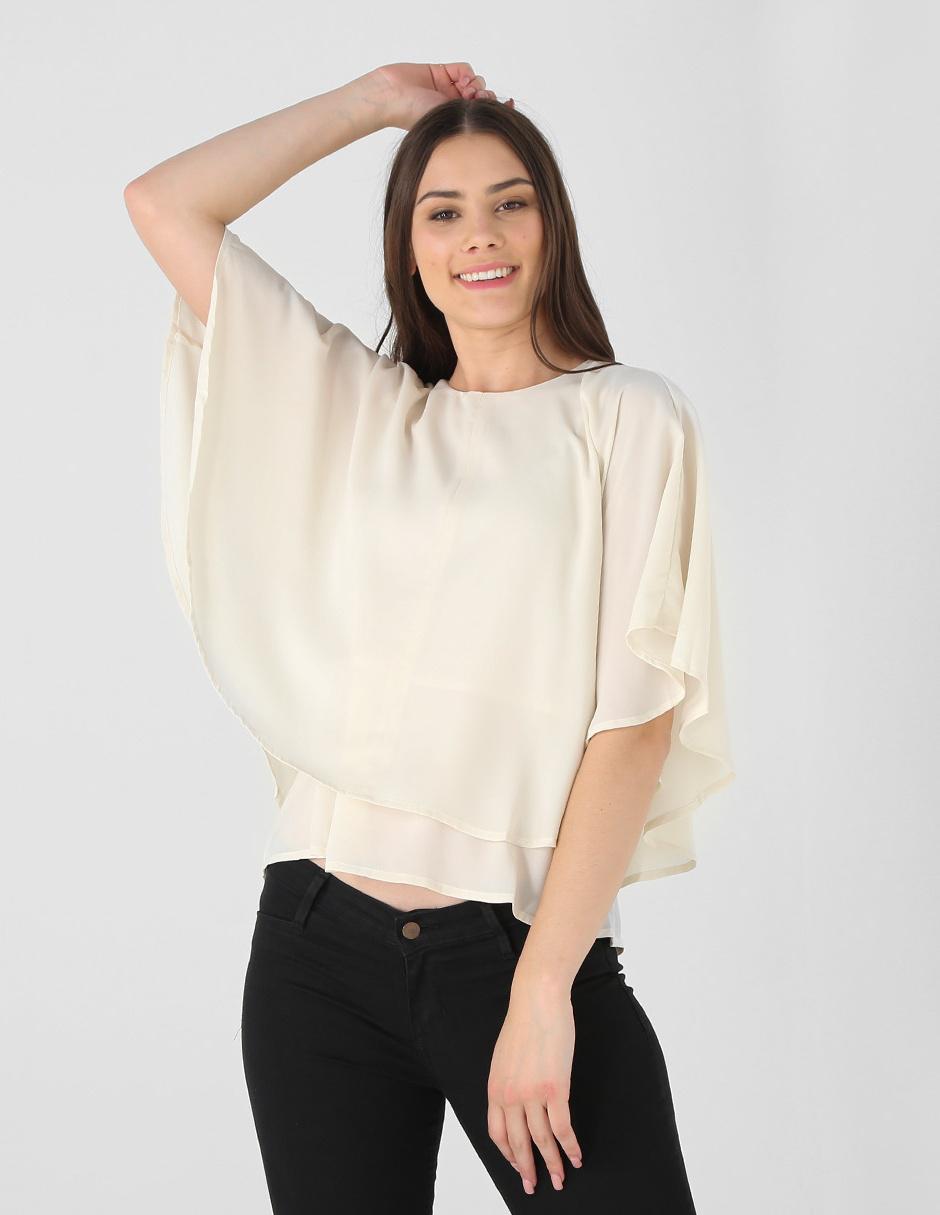 remera con cuello alto