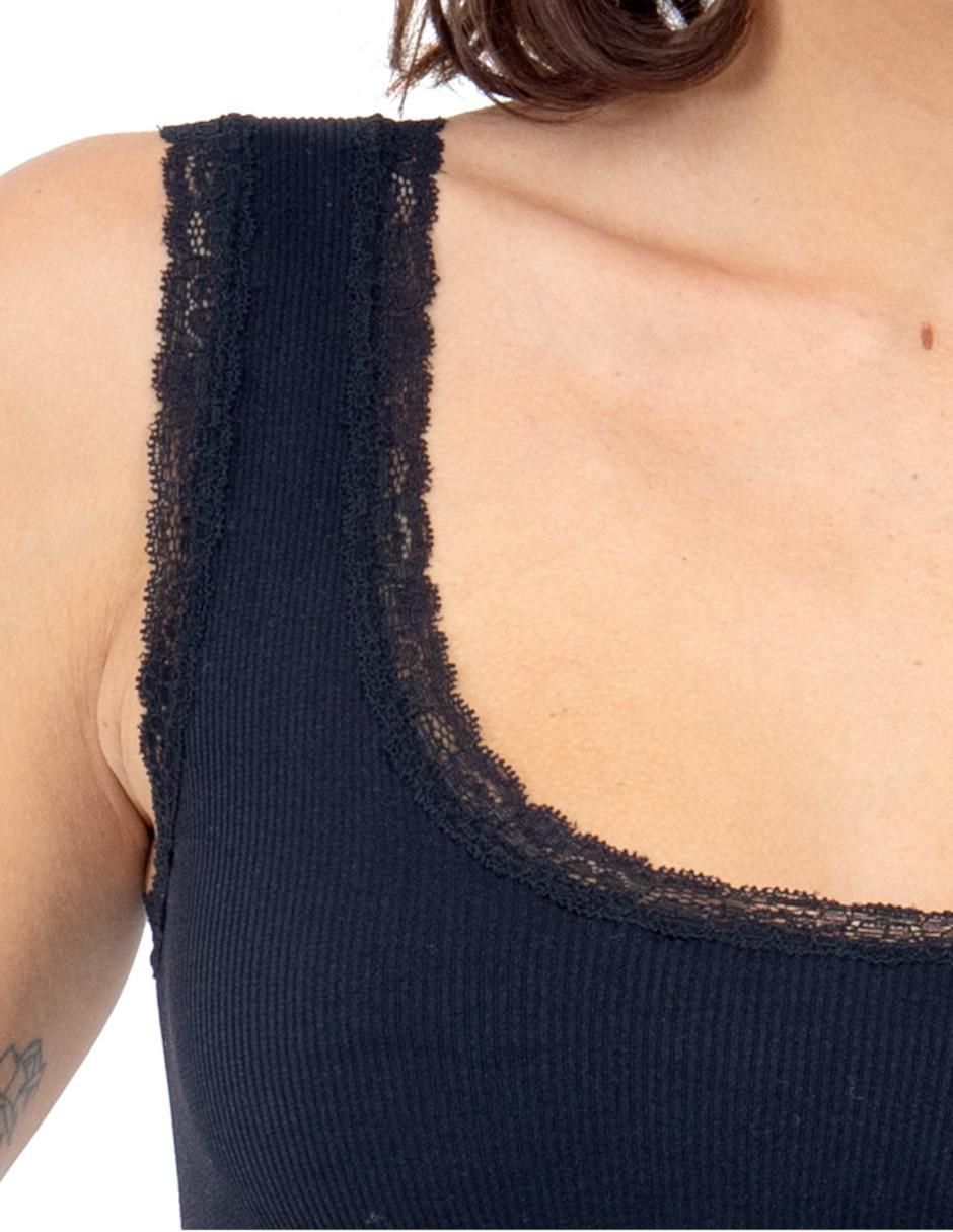 "top" forever 21 "cuello" (si aplica) con escote "escote" (si aplica) medio "tirante" (si aplica) ancho