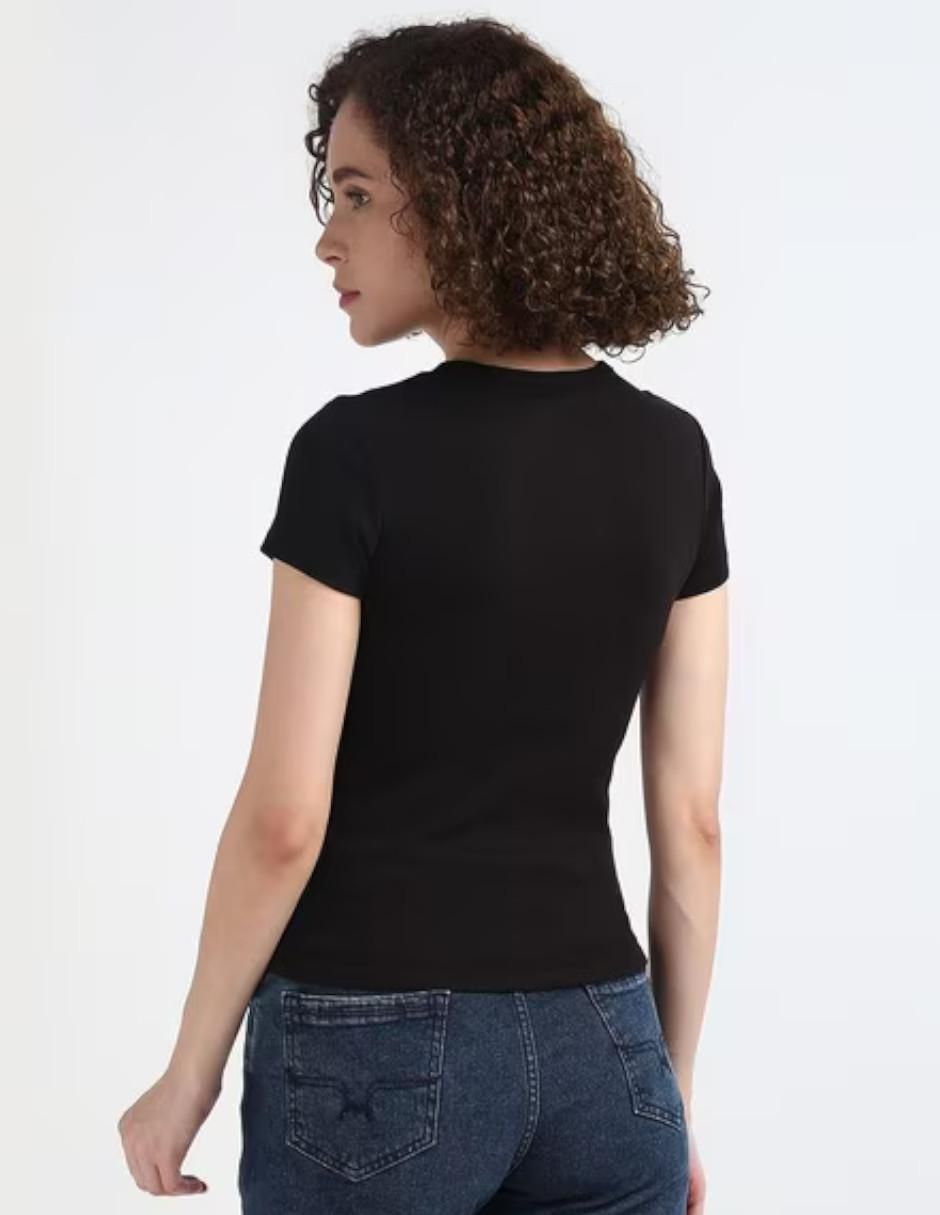 Playera manga corta cuello redondo para mujer 2