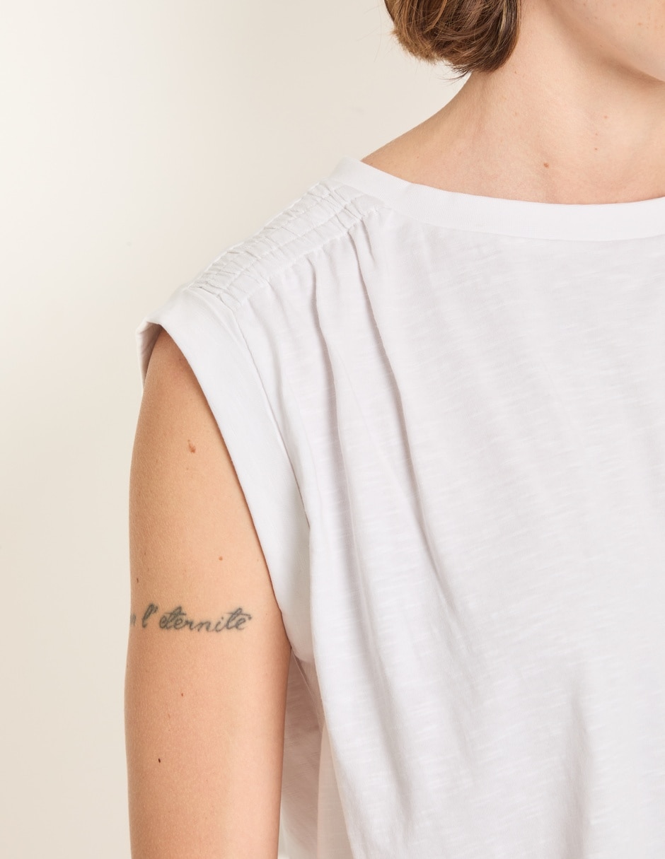 Playera cuello redondo para mujer 4