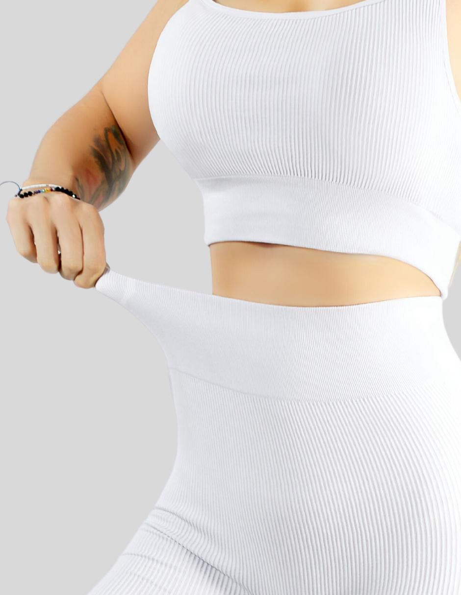 Conjunto deportivo para mujer 4