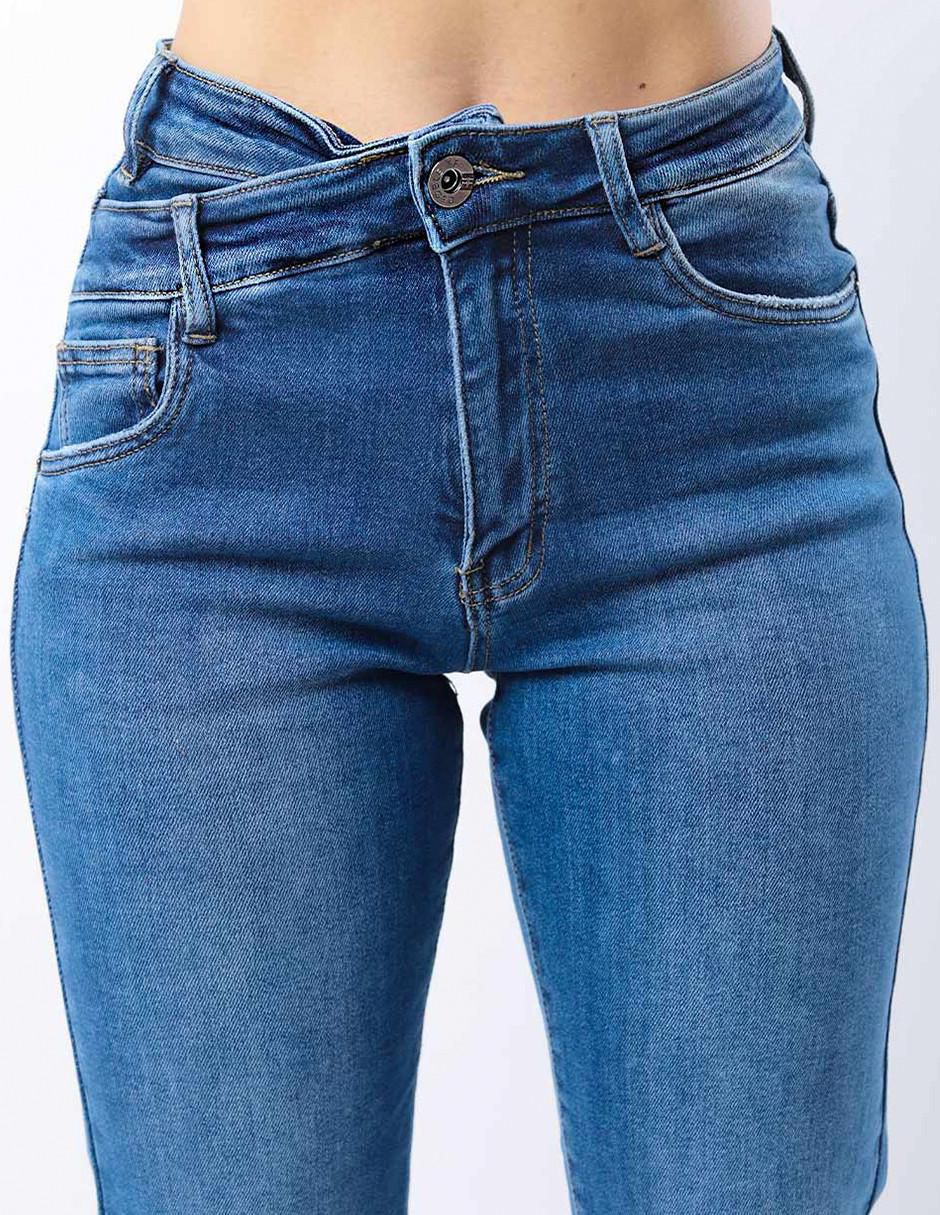 Jeans straight corte media cintura para mujer 3