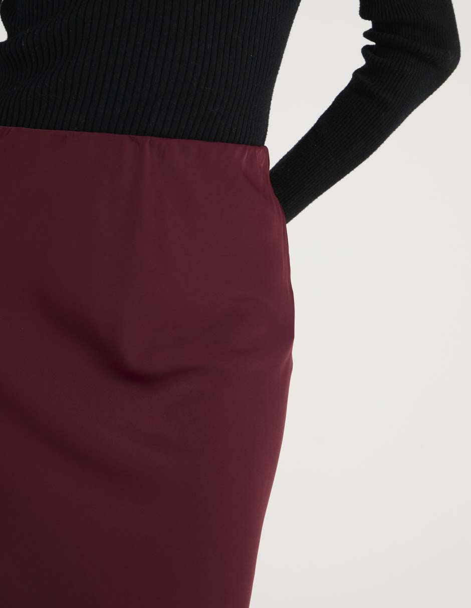 Falda crop a la cintura 4