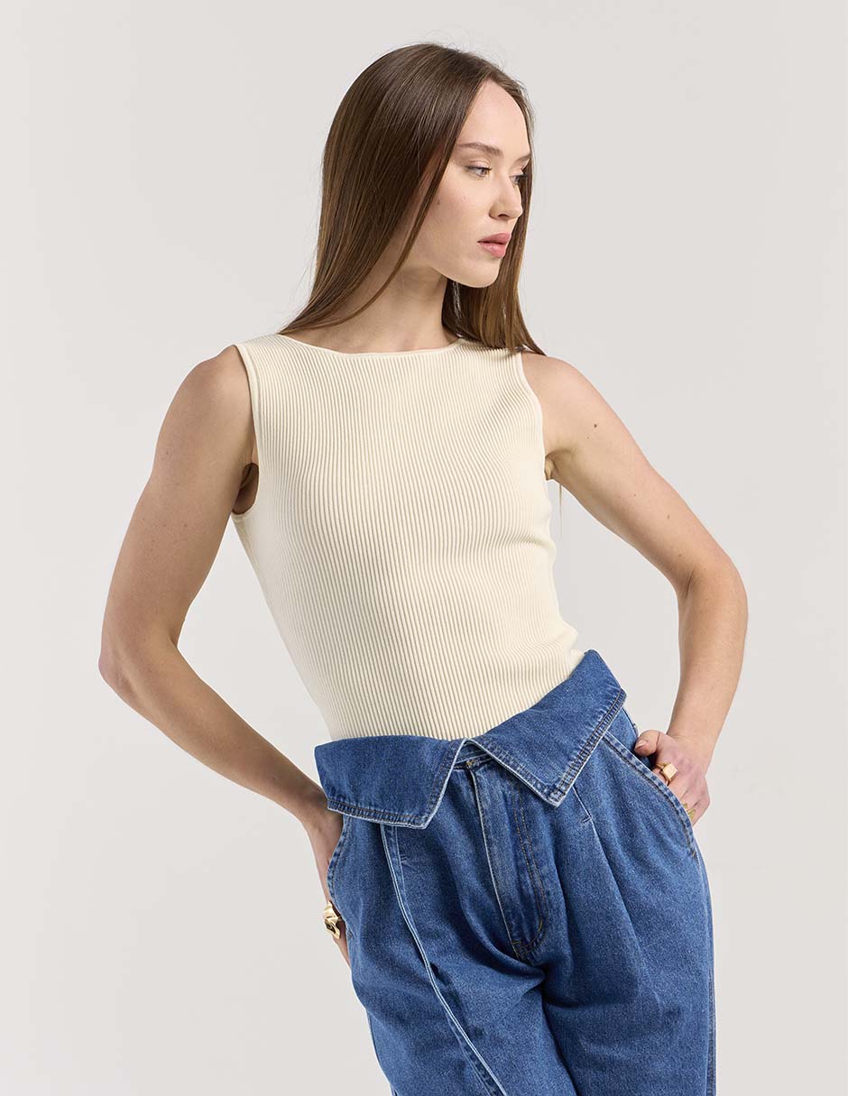 Top cuello cuadrado tirante ancho Top cuello cuadrado tirante ancho