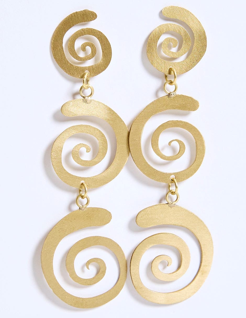 Aretes largos con acabado pulido 1