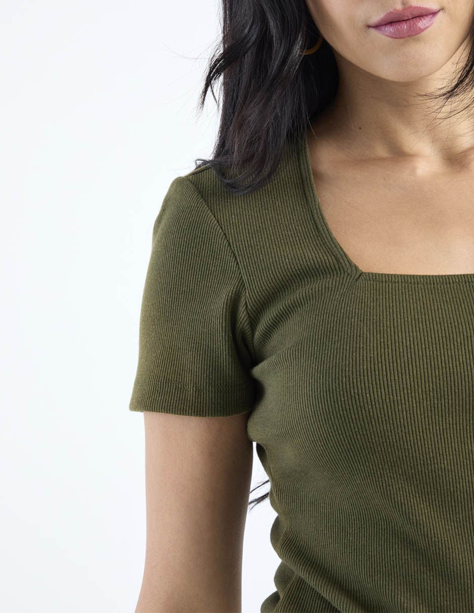 Playera manga corta cuello cuadrado para mujer 5
