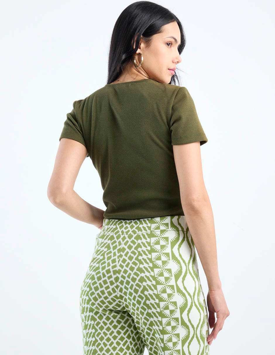 Playera manga corta cuello cuadrado para mujer 6