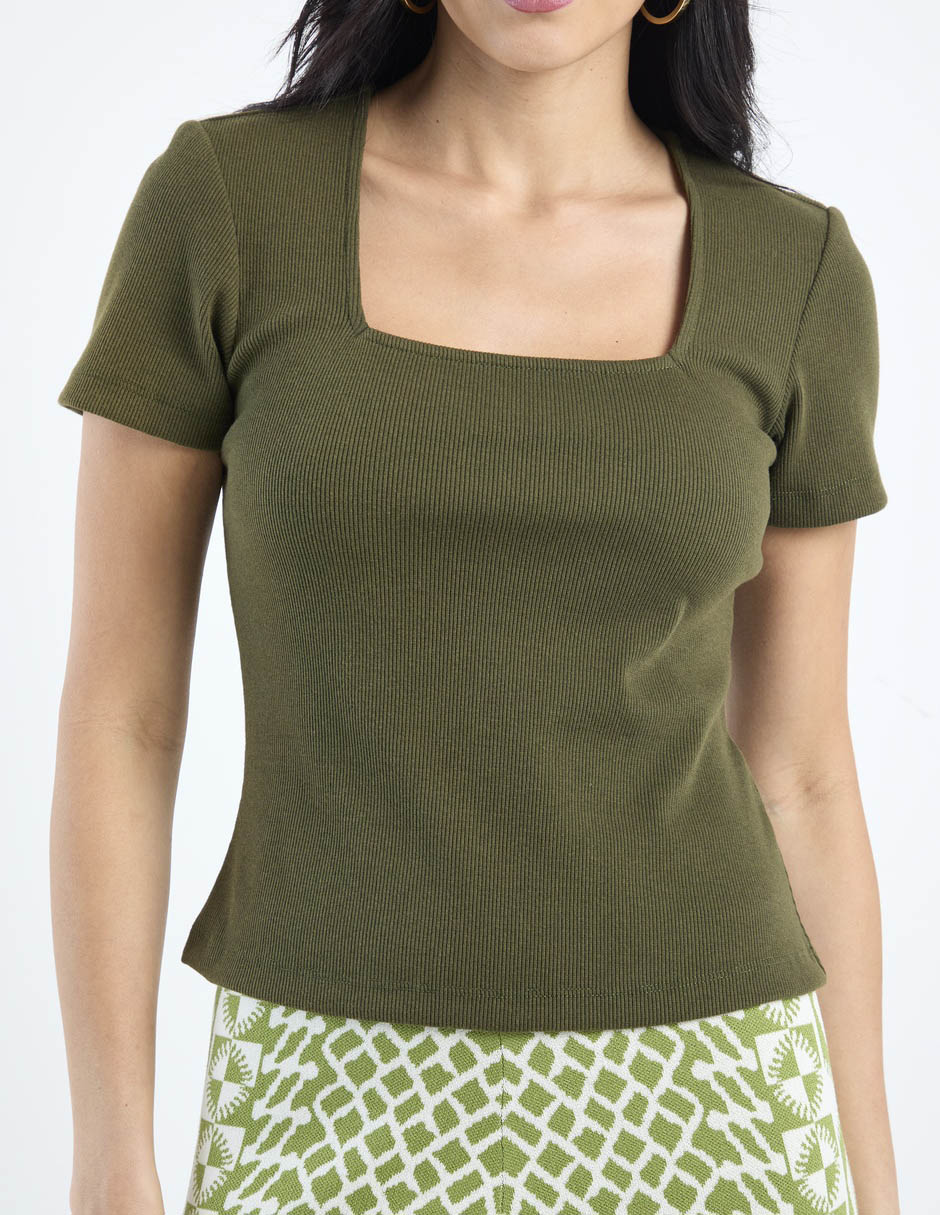 Playera manga corta cuello cuadrado para mujer 7