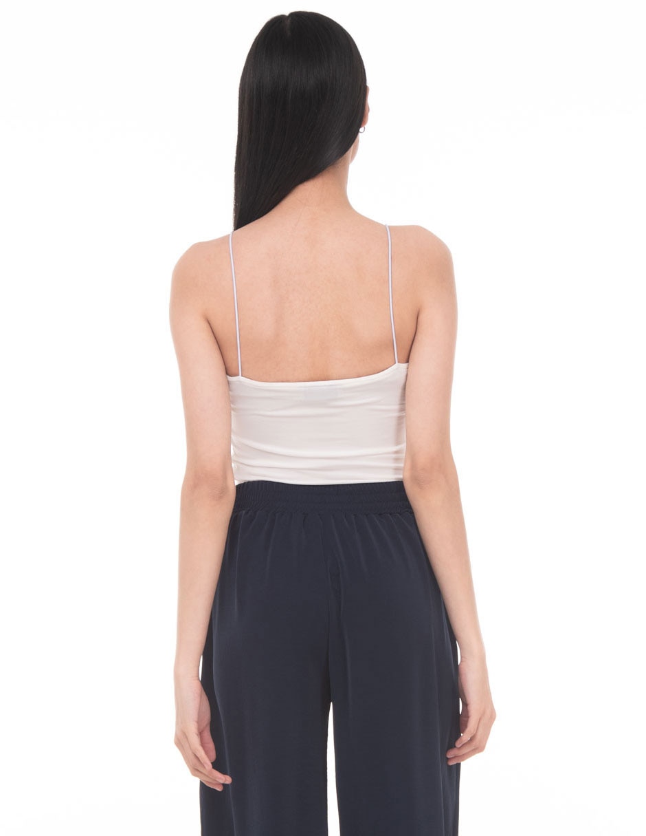 Top cuello redondo escote medio tirante delgado 2
