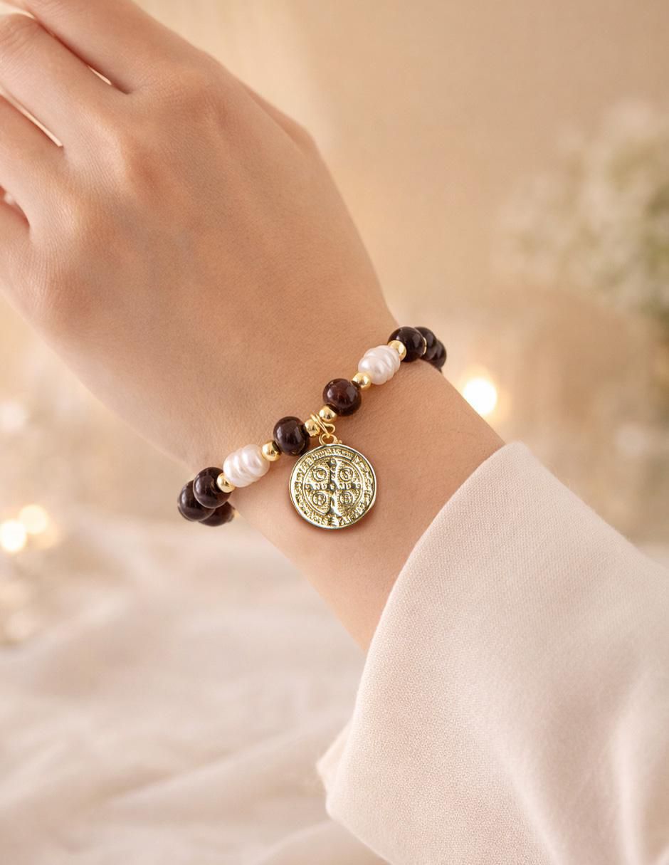 Pulsera yoiko "de" aleación metálica "con" sin gema 18 k sanctum san benito "acabado"